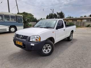 used nissan np300