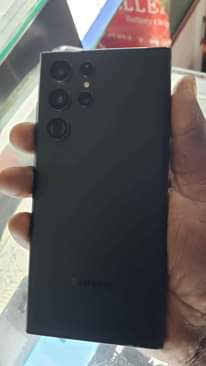 A picture of Samsung S22 ultra Duos