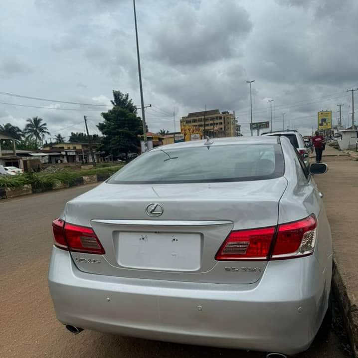 A picture of Lexus es350