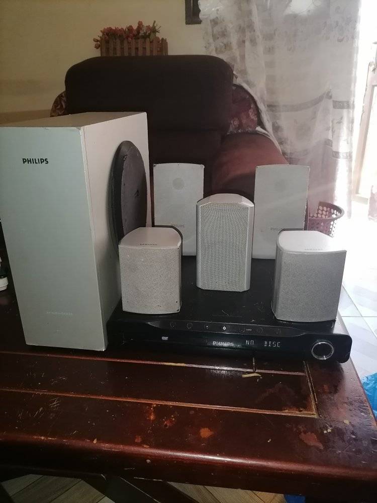 A picture of Phillips home theater