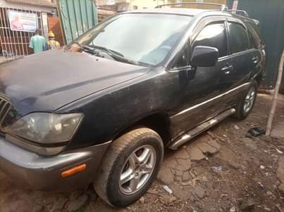 A picture of Lexus RX300