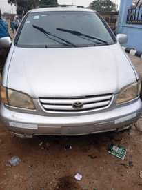 A picture of 2002 Toyota Sienna