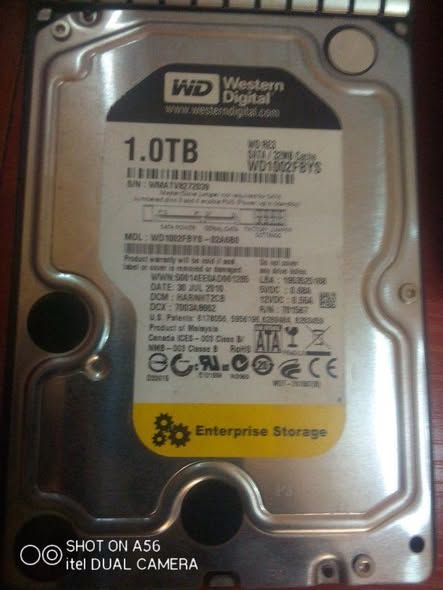 A picture of HDD monitor and All in one Desktop computer