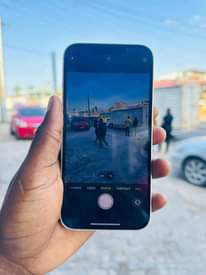 A picture of Iphone 13 plain