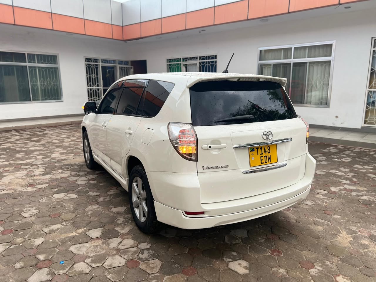 A picture of 2008 Toyota vanguard