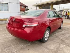 A picture of wow This is fully loaded Toyota Camry 2010 model xle