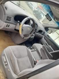A picture of Toyota Sienna 2006