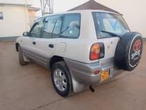 A picture of 1996 Rav 4 1996