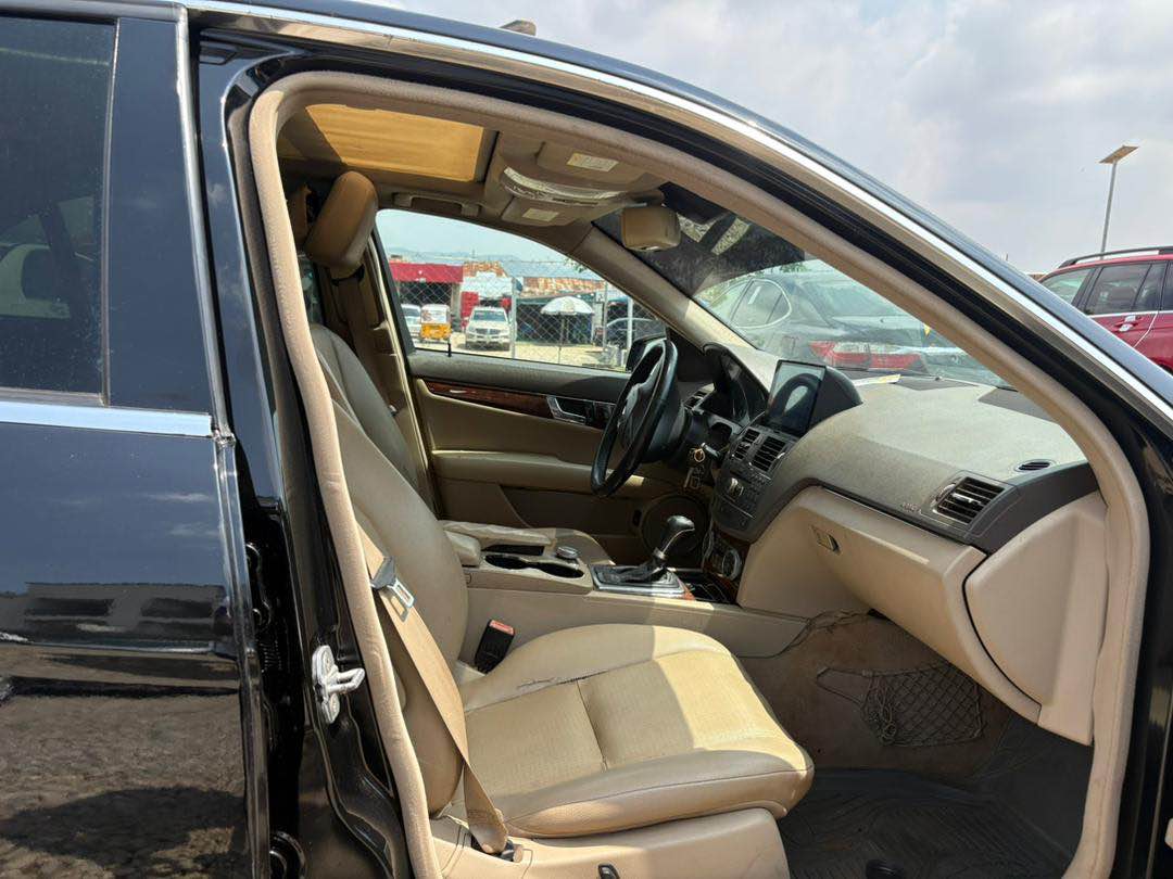 A picture of 2010 C350