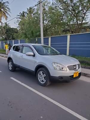A picture of NISSAN DUALIS GARI KALI SANA PRICE 12ml call 0679841568 cc