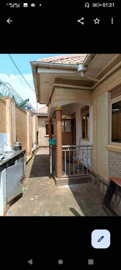 A picture of  Hot deal home up 4 SALE Location Mukono kigobya