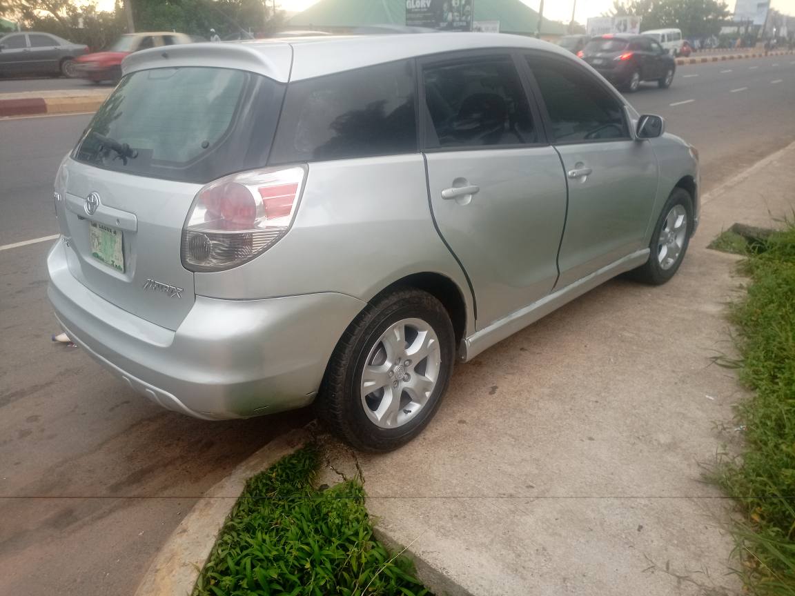 A picture of 05 Toyota Matrix 08130805979