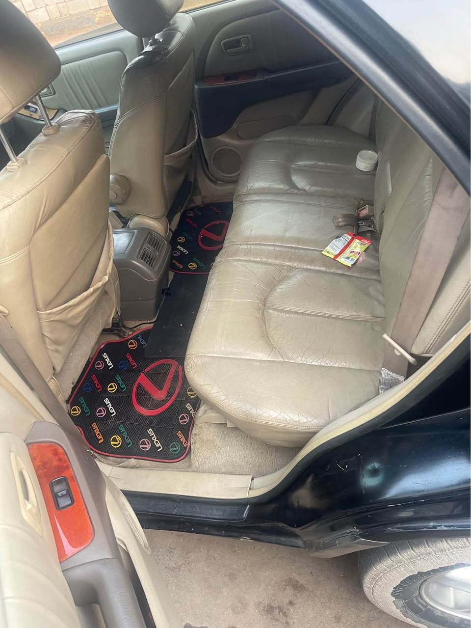 A picture of Sharp Lexus Rx300 2001 model I have inspected and driven