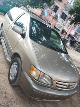 A picture of 2001 Toyota sienna clean Nigerian use everything is in perfect