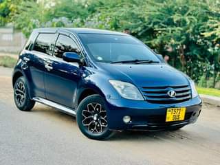 A picture of TOYOTA IST