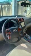 A picture of Toyota Highlander 2012