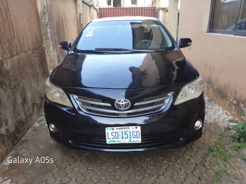 A picture of Toyota corolla 2012