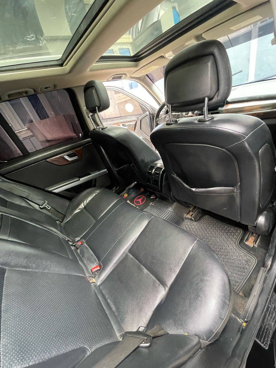 A picture of Distress sales 2011 model Glk