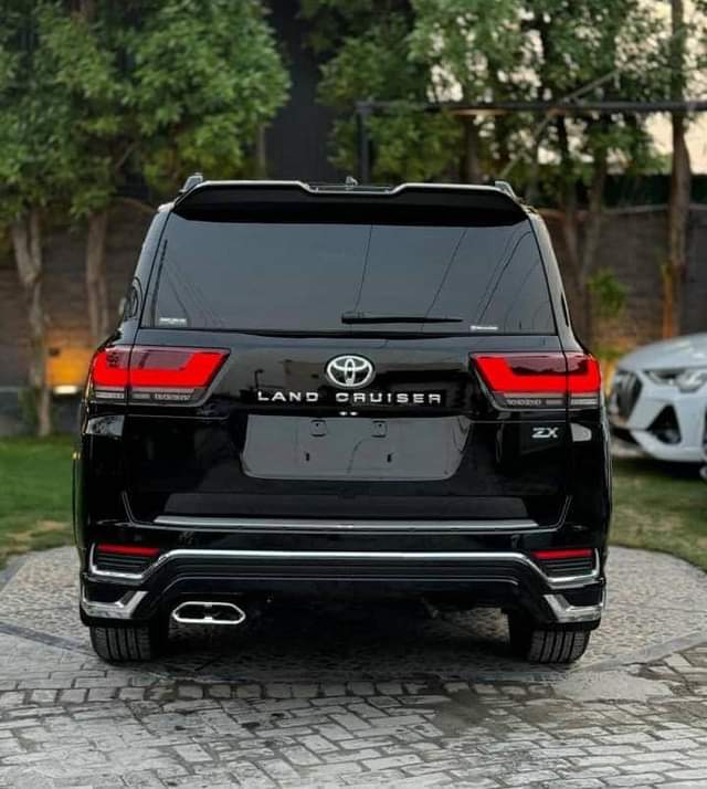 A picture of Landcruiser zx