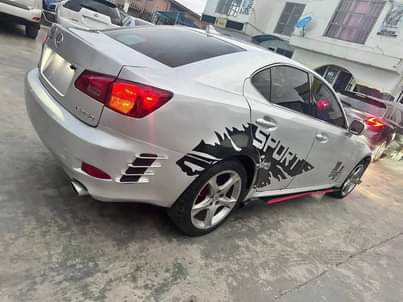 A picture of Is 250