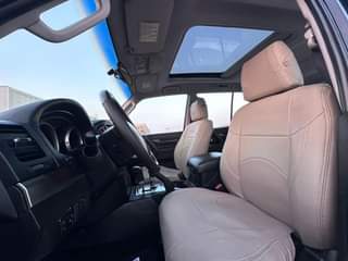 A picture of Toyota Land cruiser 2015 watsapp 0551513562