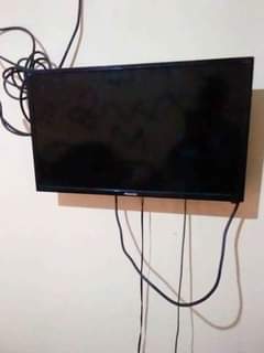 A picture of 24 inch Hisense tv