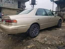 A picture of Distress sale Ooooo Fast finger Camry tiny light for sale