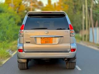 A picture of TOYOTA PRADO