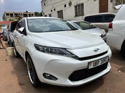 A picture of Toyota harrier model 2014 65M