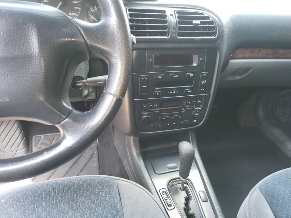 A picture of PEUGEOT 406