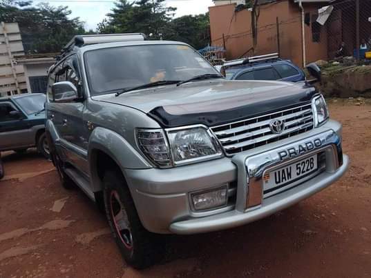 A picture of 2000 Toyota Prado Hjmk