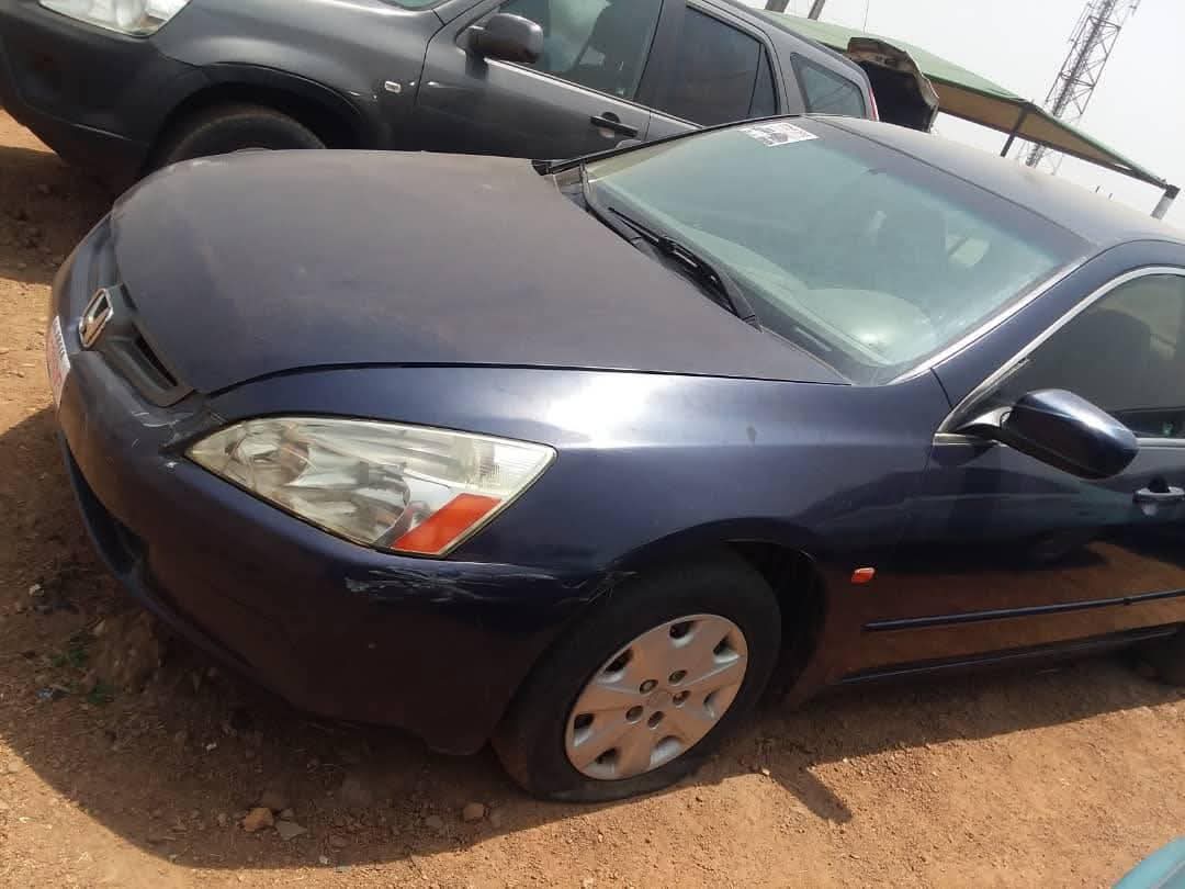 A picture of Honda Accord EOD 05 model