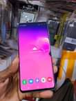 A picture of Dubai and uk used phones at goodprice