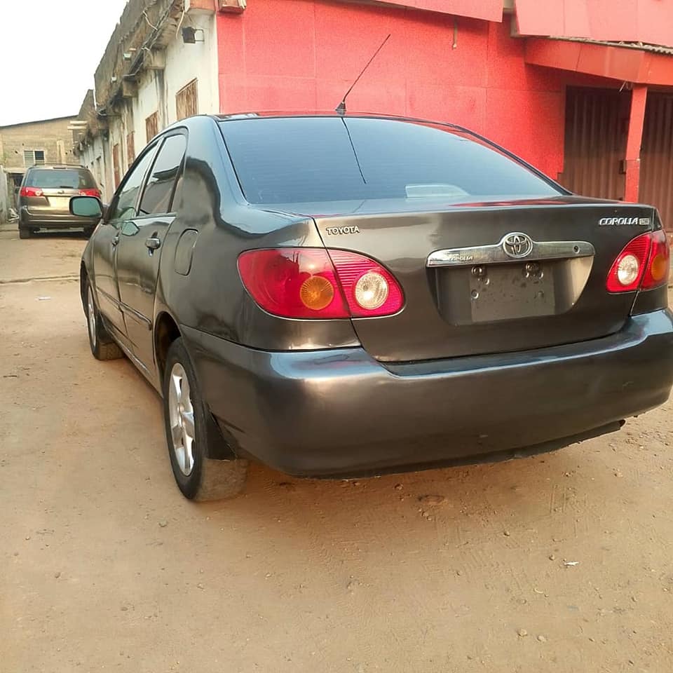 A picture of Toyota Corolla 2003