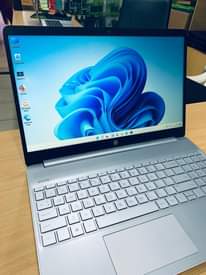 A picture of HP LAPTOP 15s