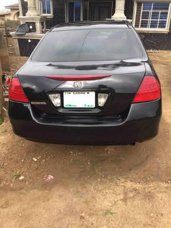 A picture of Tokunbo standard Honda DC 07 with good interior and exterior