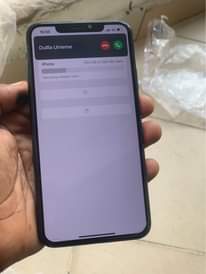 A picture of Iphone 11 promax gb 256