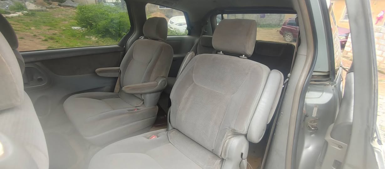 A picture of 2005 Toyota Sienna