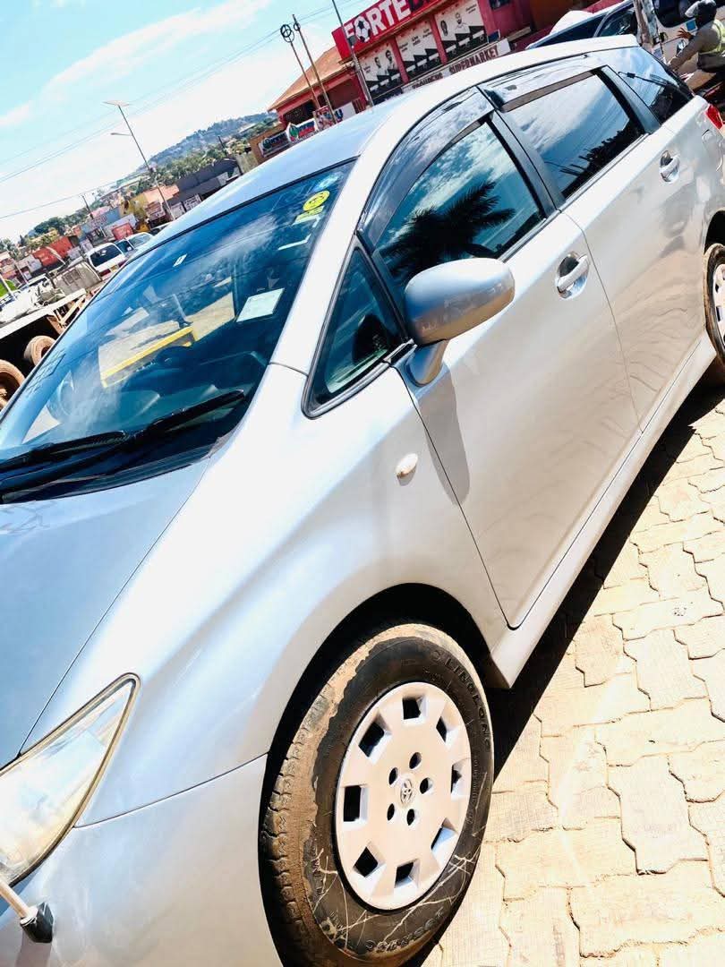 A picture of TOYOTA WISH