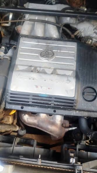 A picture of 04 Toyota Highlander