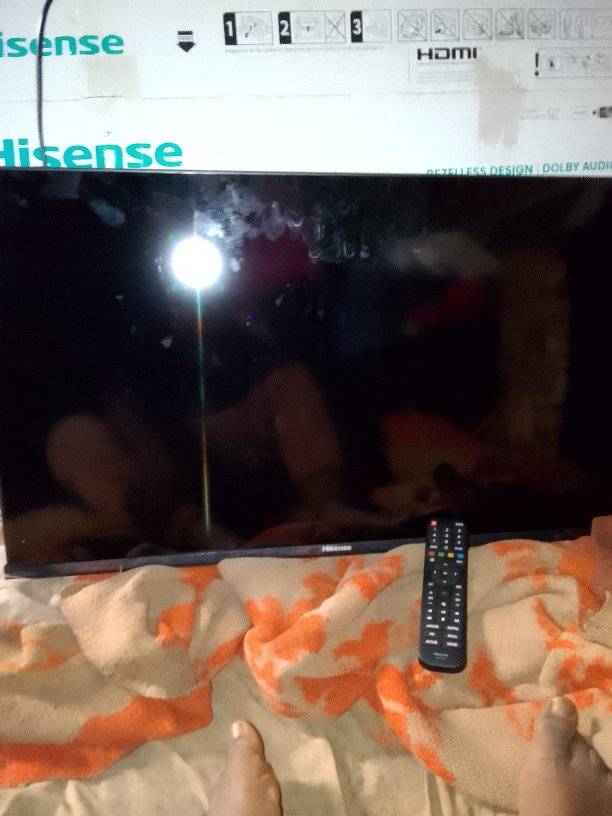 A picture of Hisense 32 inch frameless tv new