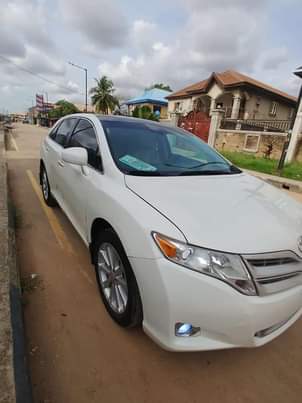 A picture of Toks standard Toyota Venza