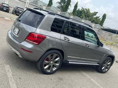 A picture of Mercedes Benz GLK350