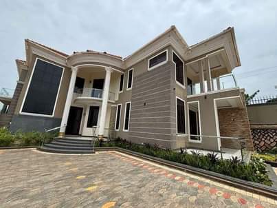A picture of ESCAPE TO YOUR OWN LUXURY LIFESTYLE IN THIS STUNNING MANSION