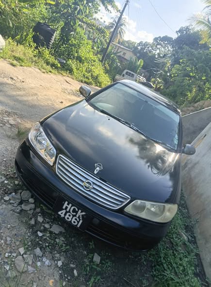 nissan almera