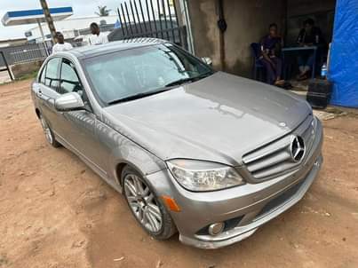 A picture of Mercedes Benz C300