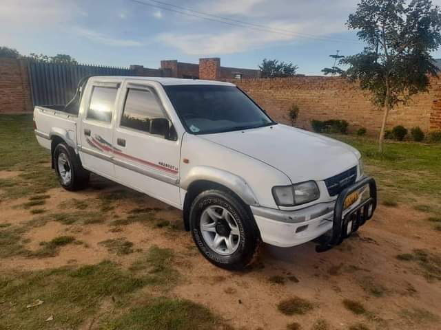 classifieds/cars isuzu