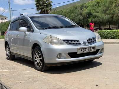 A picture of Nissan tiida