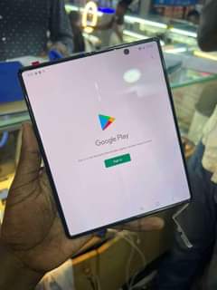 A picture of SAMSUNG GALAXY Z5 5G