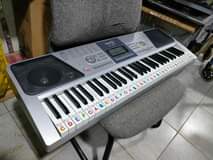 A picture of UK used electronic keyboard